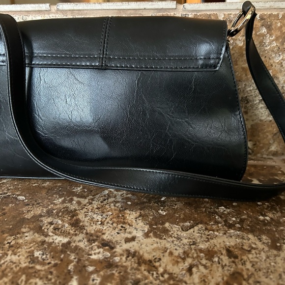 Classic small black Liz Claiborne handbag -l never used - Picture 2 of 7